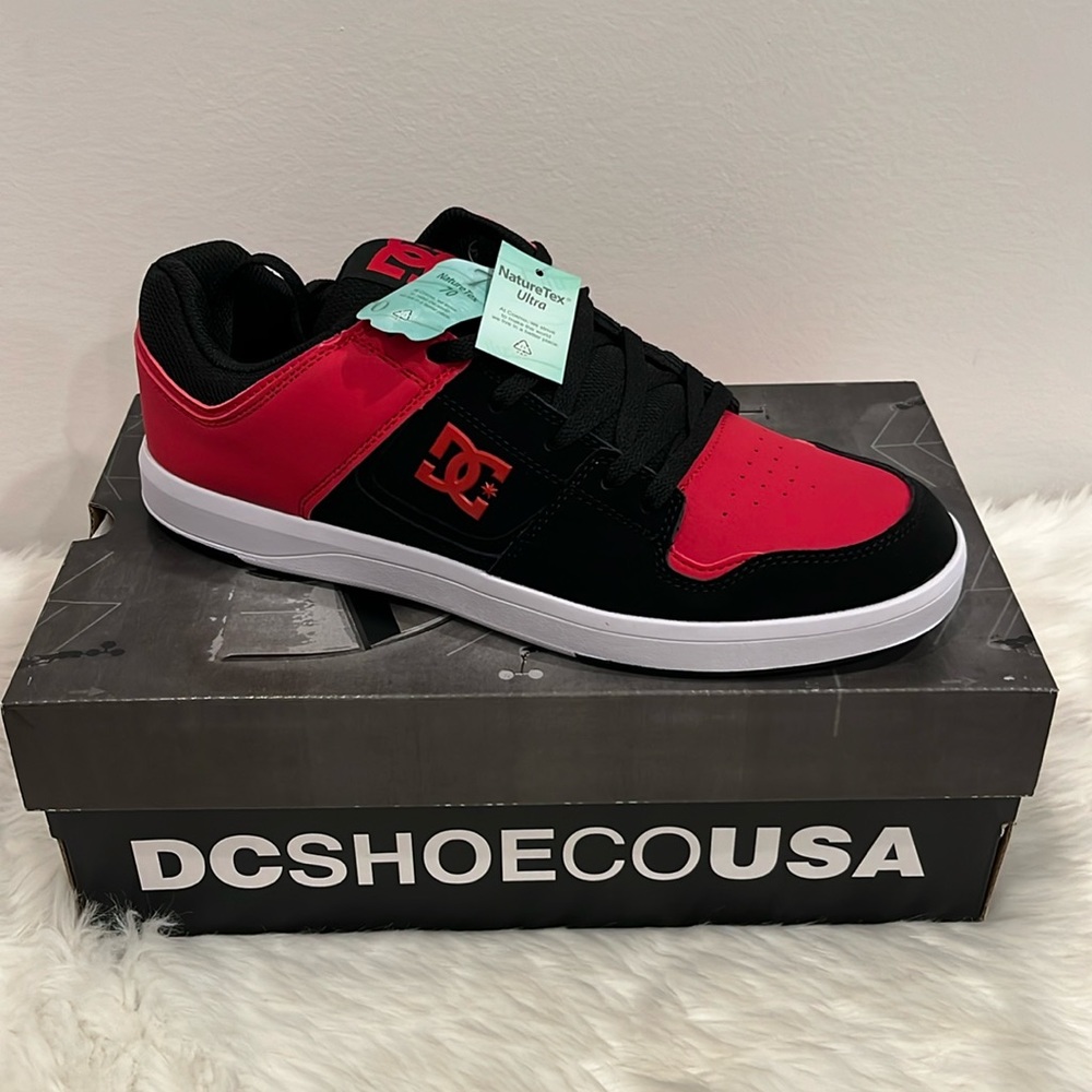 DC Shoes Cure Black Red Sneakers Men Size 10.5 New